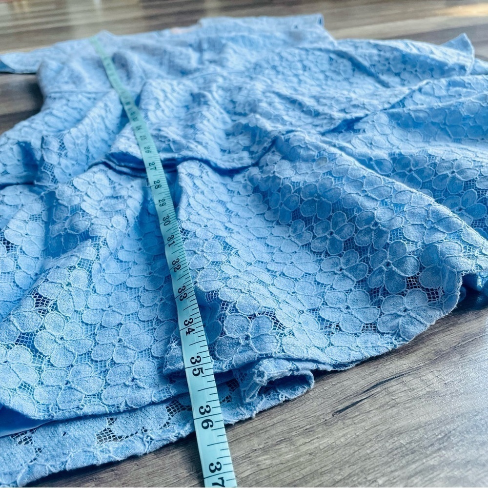 Gal Meets Glam Daisy Blue Lace Tiered Dress Size 12 - Picture 10 of 10